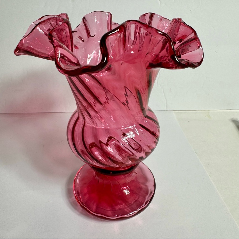 Vintage Fenton 1553 CC Country Cranberry Rib Optic 6½" Urn / Vase